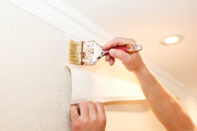 Pose de papier peint à Esconnets — revêtements muraux et toiles de verre